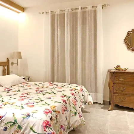 Spacious House In With Mountain View 度假居 Cretas