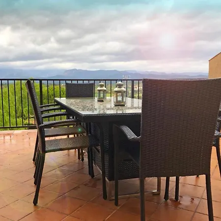 Spacious House In With Mountain View Holiday home