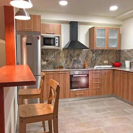 Spacious House In With Mountain View Кретас