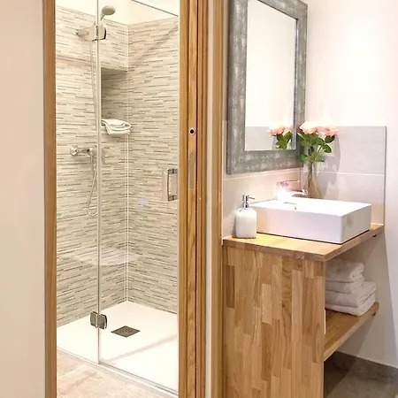 Дом отдыха Spacious House In With Mountain View Кретас