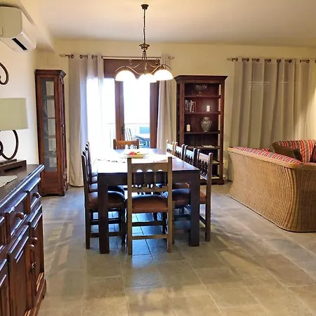 Spacious House In With Mountain View Кретас