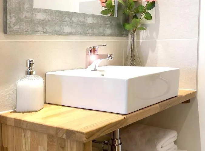 Spacious House In With Mountain View Cretas