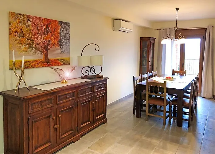 Spacious House In With Mountain View 度假居 Cretas