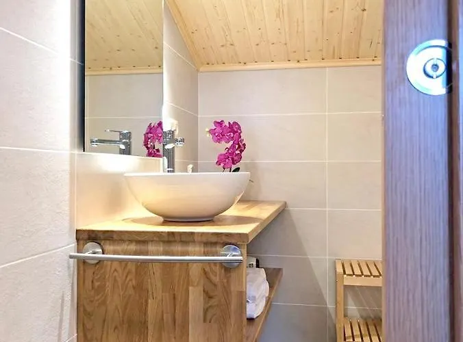 Spacious House In With Mountain View Cretas